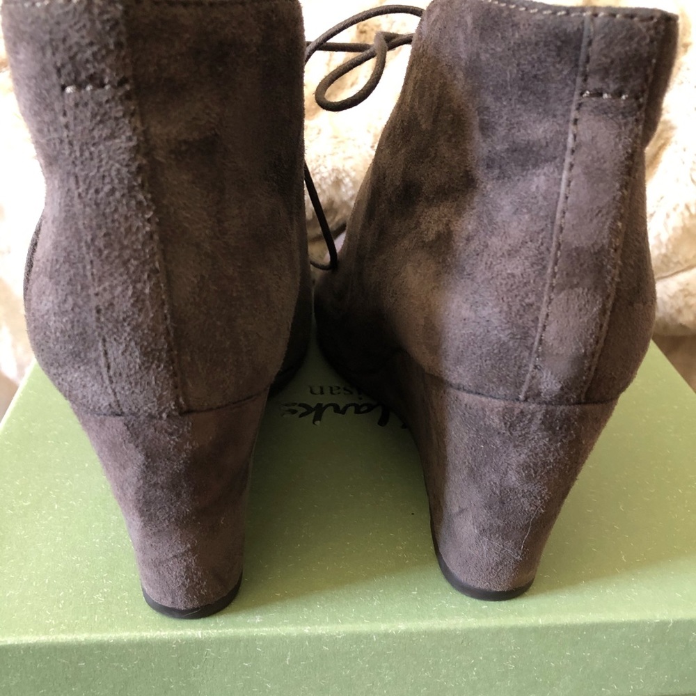 Clark’s Artisan Suede Wedge Lace Up Bootie - Picture 6 of 8